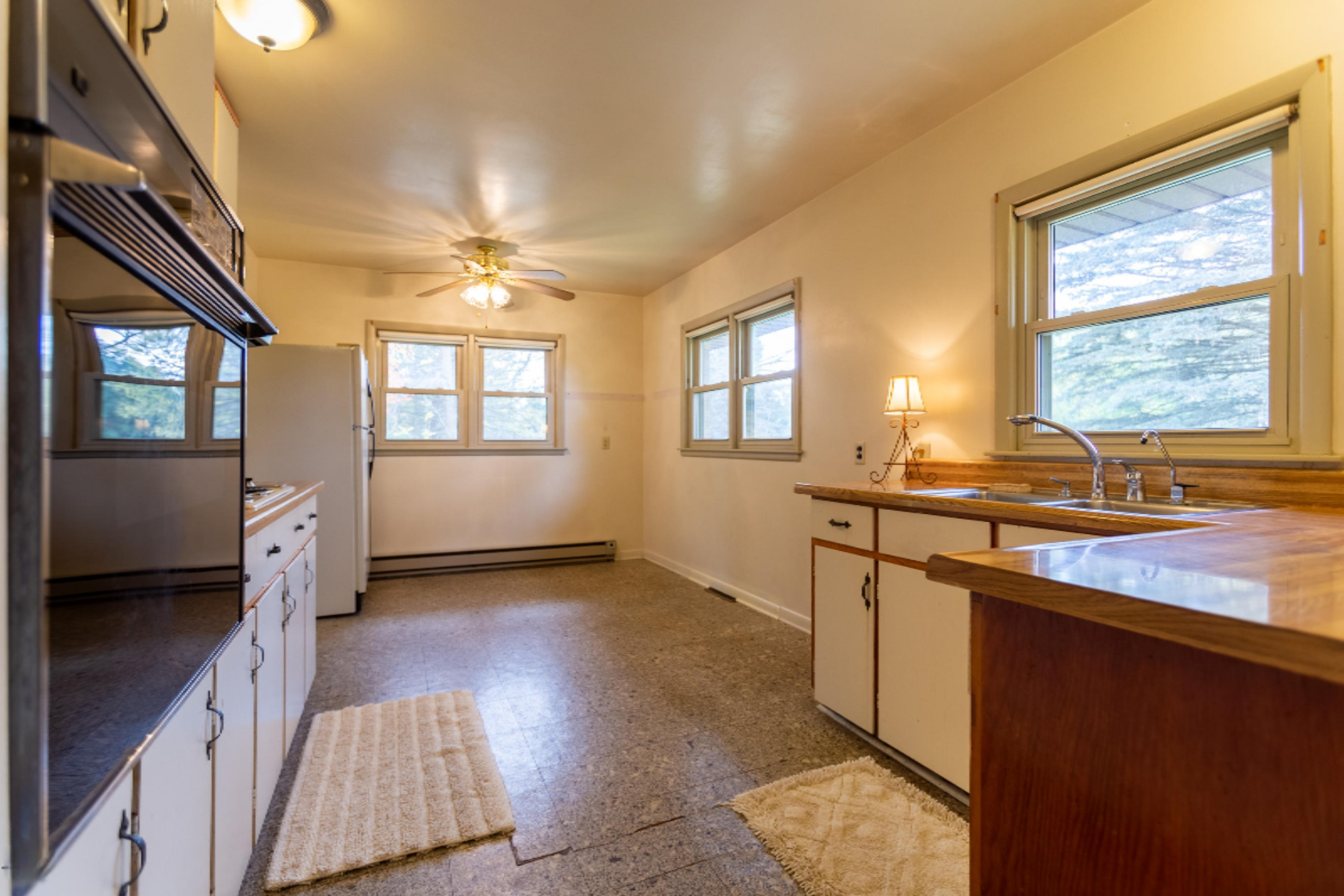 405 South Park Road Benton Harbor, MI 49022 - Photo 3 of 32 405 S Park Rd-36