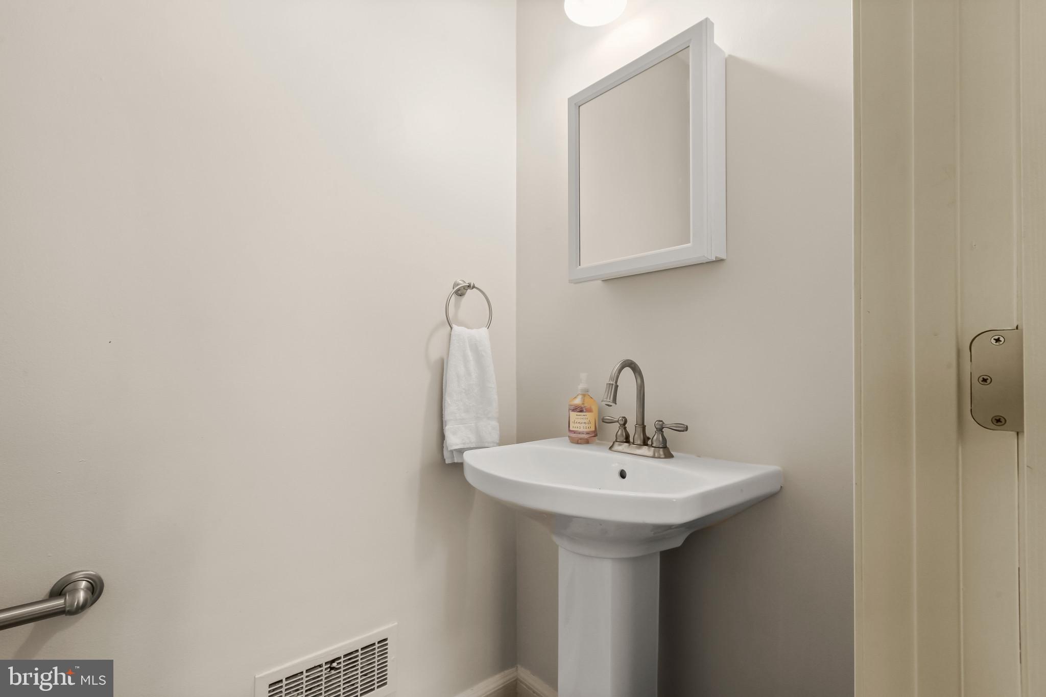 4130 Westview Road Baltimore, MD 21218 - Photo 17 of 45 Powder Room