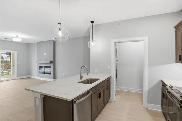 $2,120 | 1195 Marina Parkway, Macedon, NY 14502