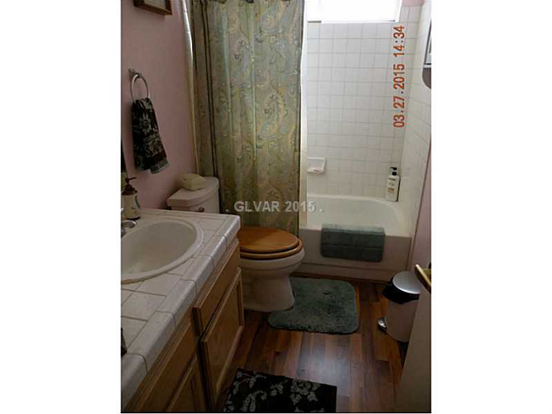 429 Leighann Road Henderson, NV 89015 - Photo 8 of 15 Bathroom.