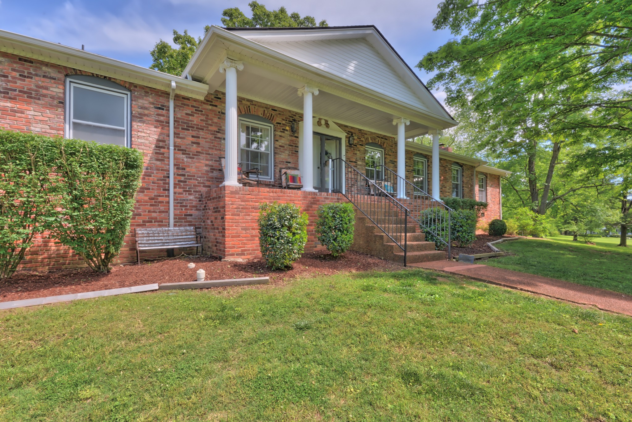 463 Walton Ferry Road Hendersonville, TN 37075 - Photo 5 of 37 front view of a house with a yard