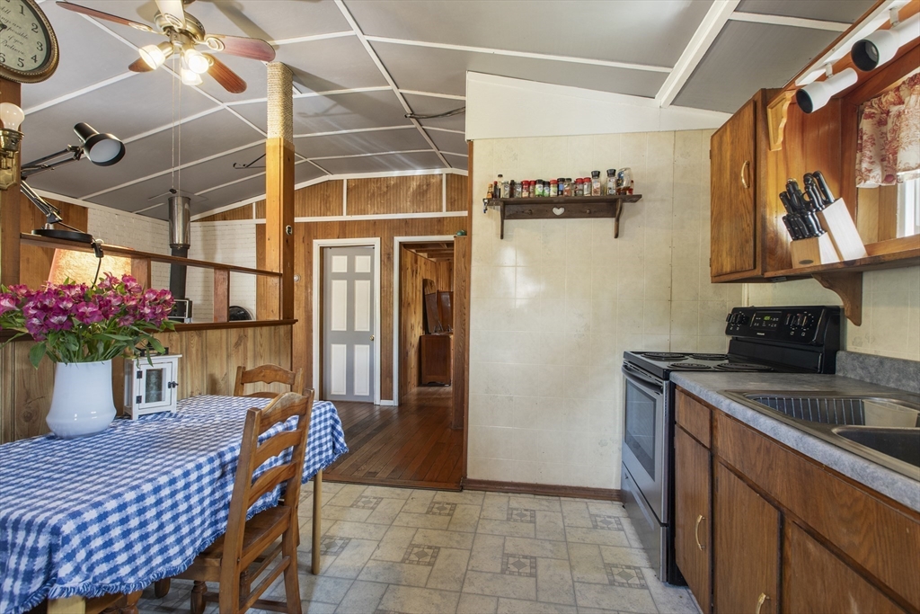 54 Shore Road Douglas, MA 01516 - Photo 8 of 35