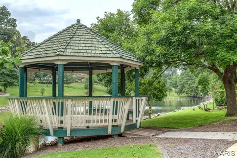 $195,000 | 9117 North Swan Circle, St. Louis, MO 63144