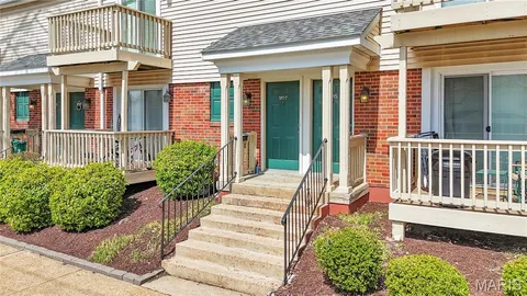 $195,000 | 9117 North Swan Circle, St. Louis, MO 63144
