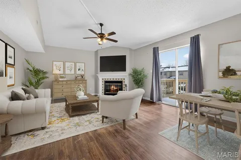 $195,000 | 9117 North Swan Circle, St. Louis, MO 63144