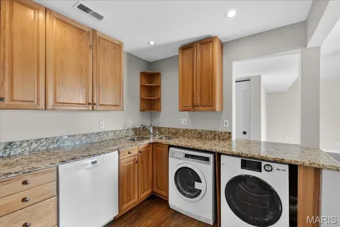 $195,000 | 9117 North Swan Circle, St. Louis, MO 63144