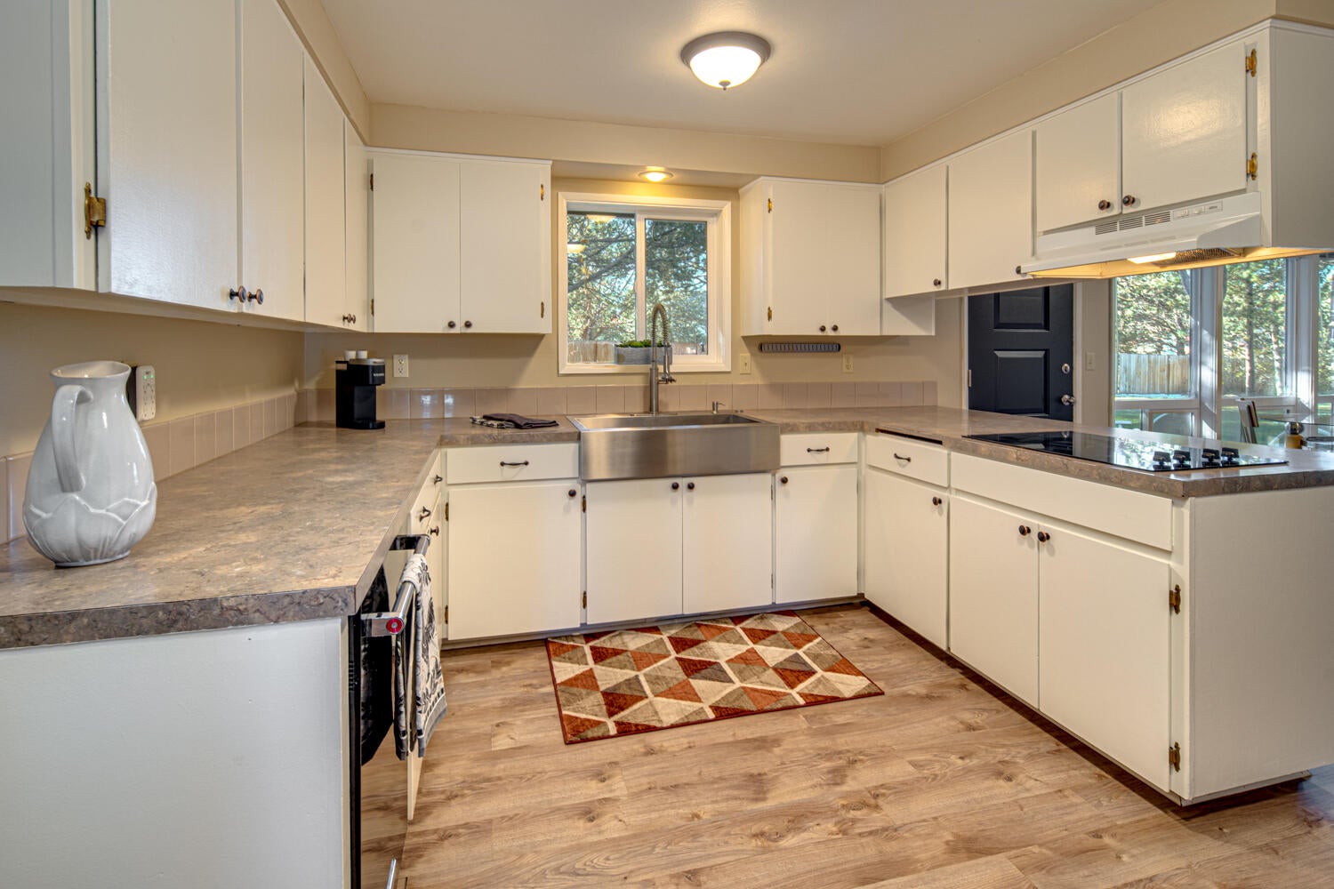 64570 Research Road Bend, OR 97703 - Photo 20 of 60 Kitchen - New farmhouse sink
