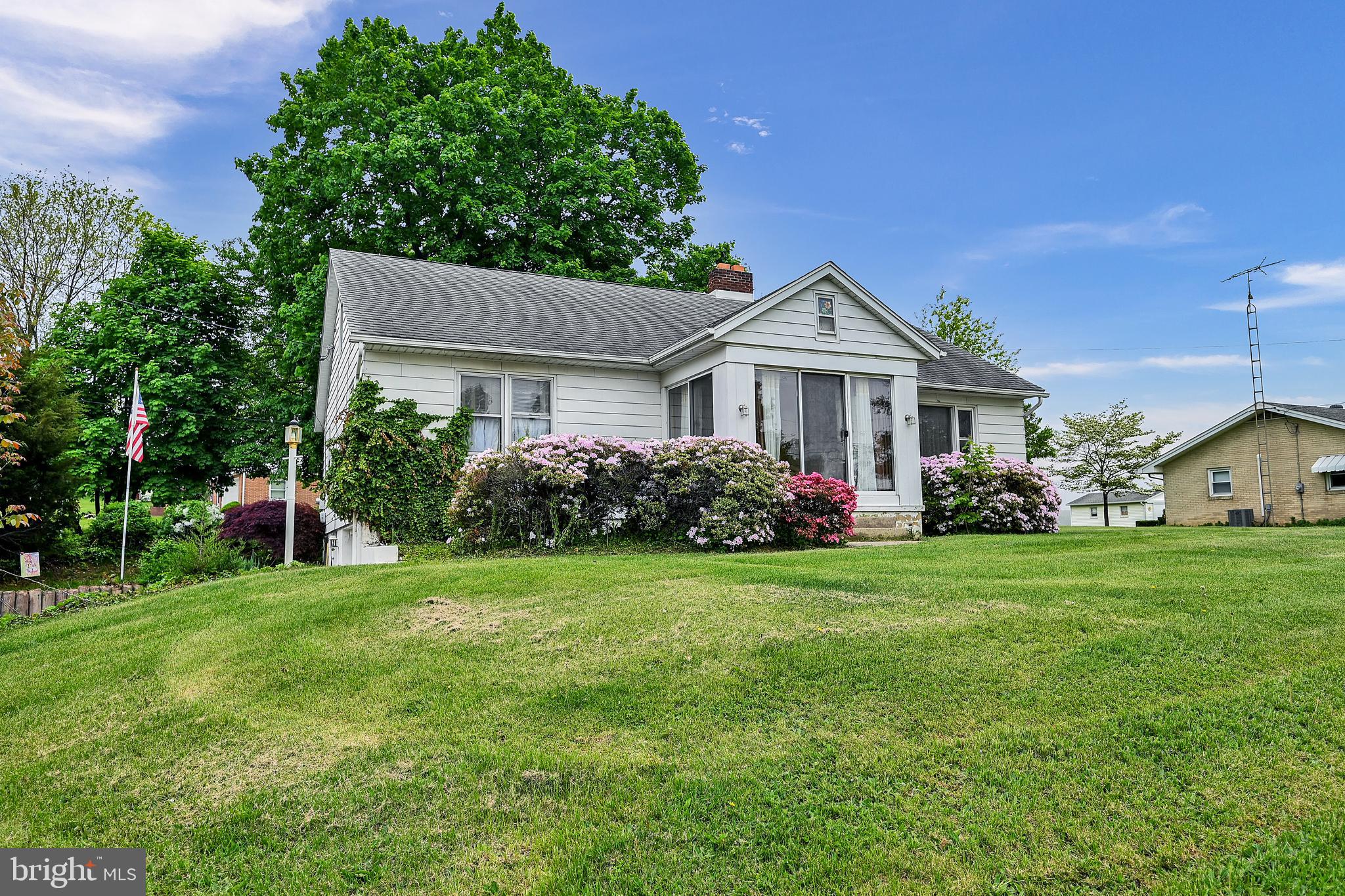 6 South Grant Road Thomasville, PA 17364 - Photo 3 of 38 Gallery Image 3