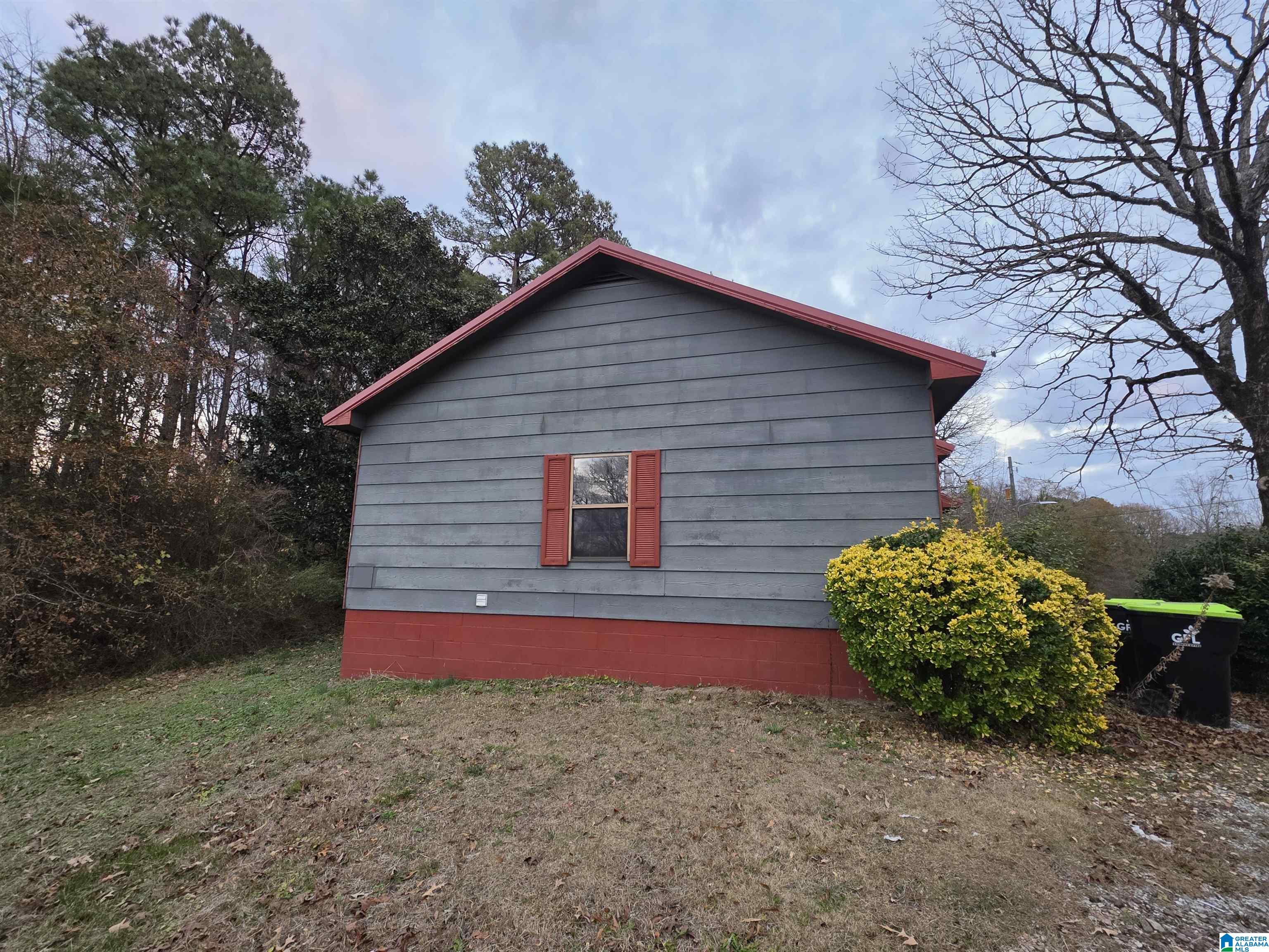 217 Davis Street Talladega, AL 35160 - Photo 10 of 25