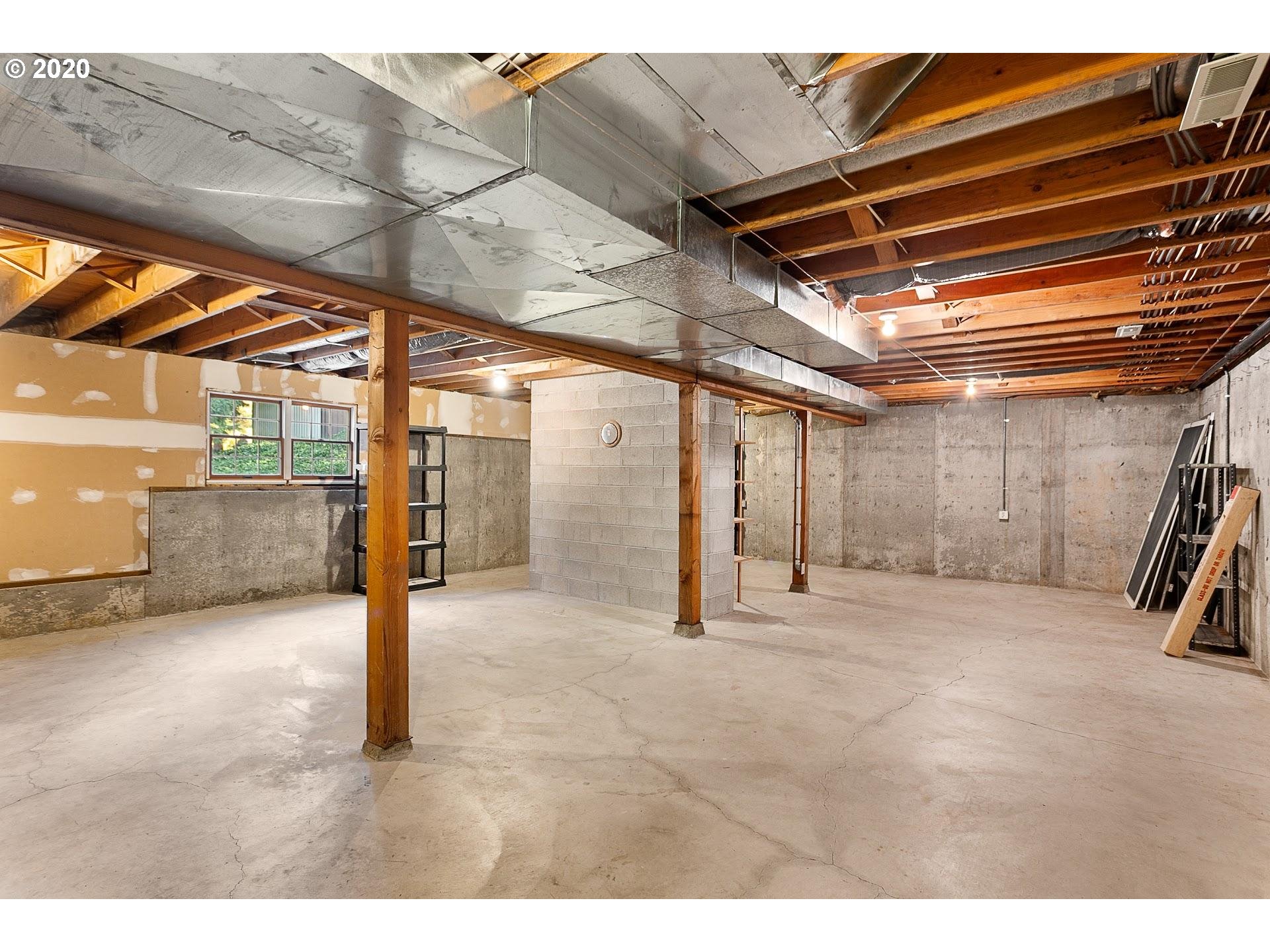 18740 Southwest Seiffert Road Sherwood, OR 97140 - Photo 20 of 32 a view of an empty room