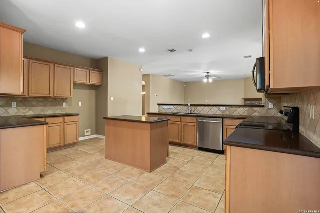 $2,800 | 26030 Indian, San Antonio, TX 78260