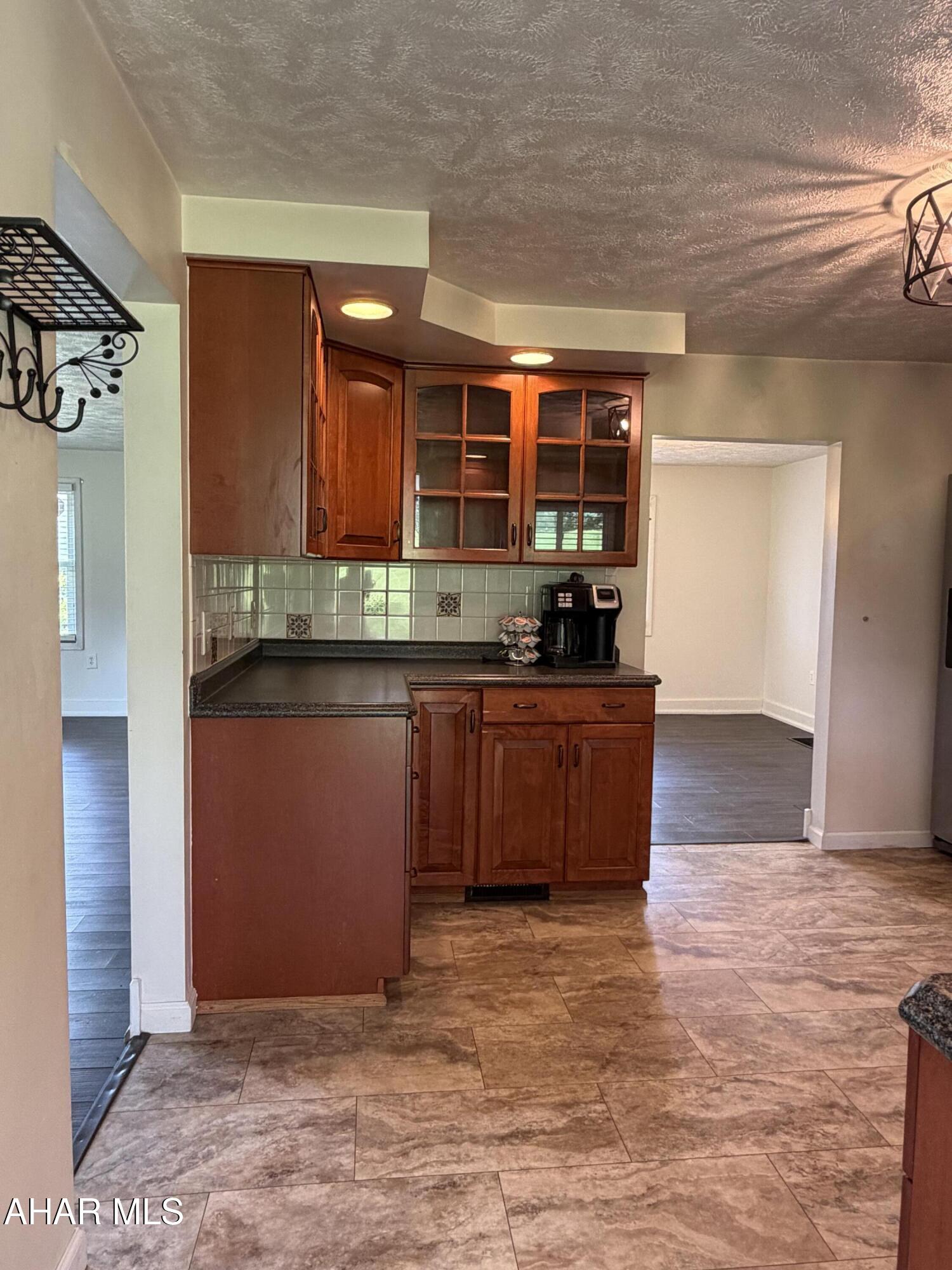 922 Middle Street Gallitzin, PA 16641 - Photo 4 of 40