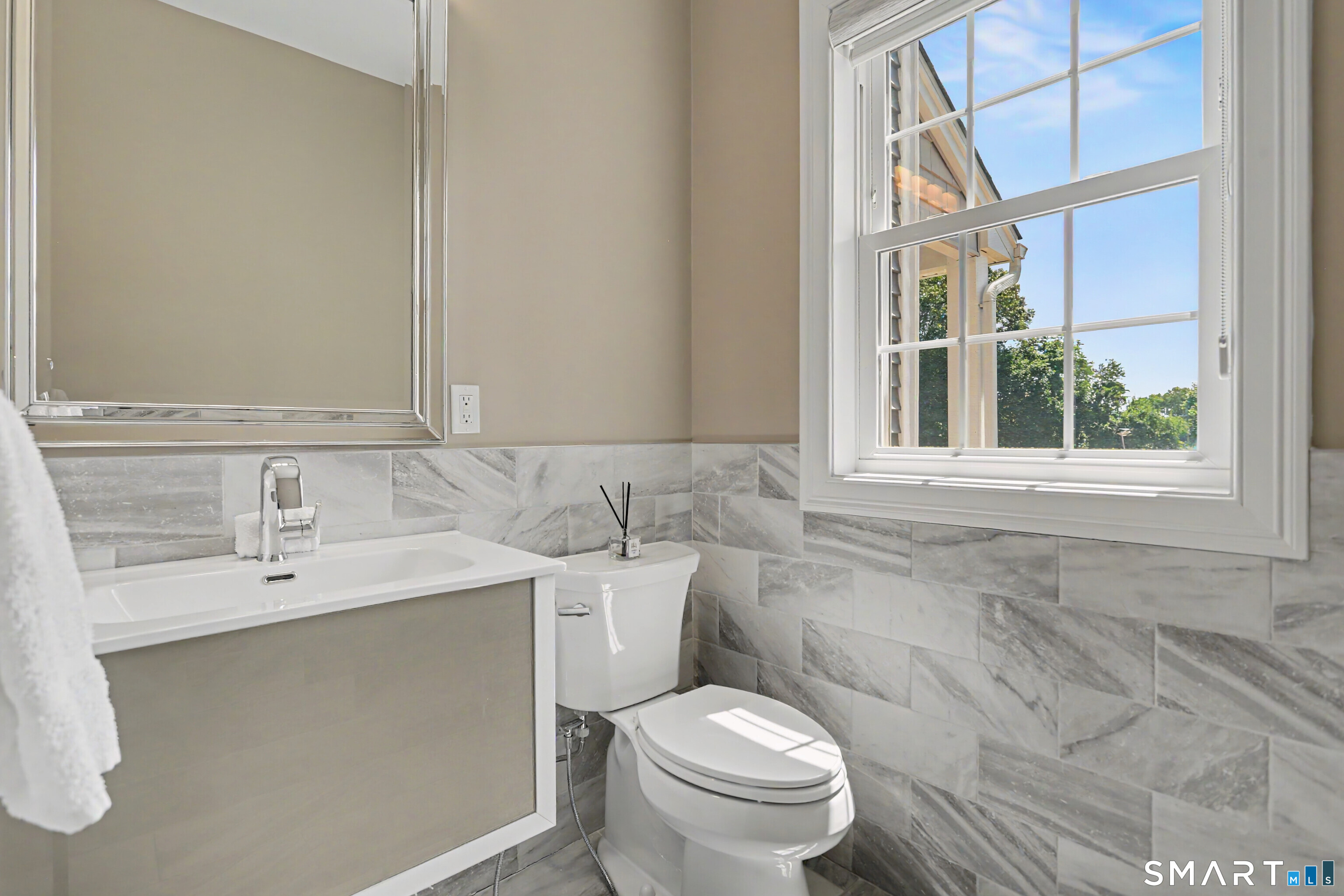 73 Candlewood Road Orange, CT 06477 - Photo 19 of 39