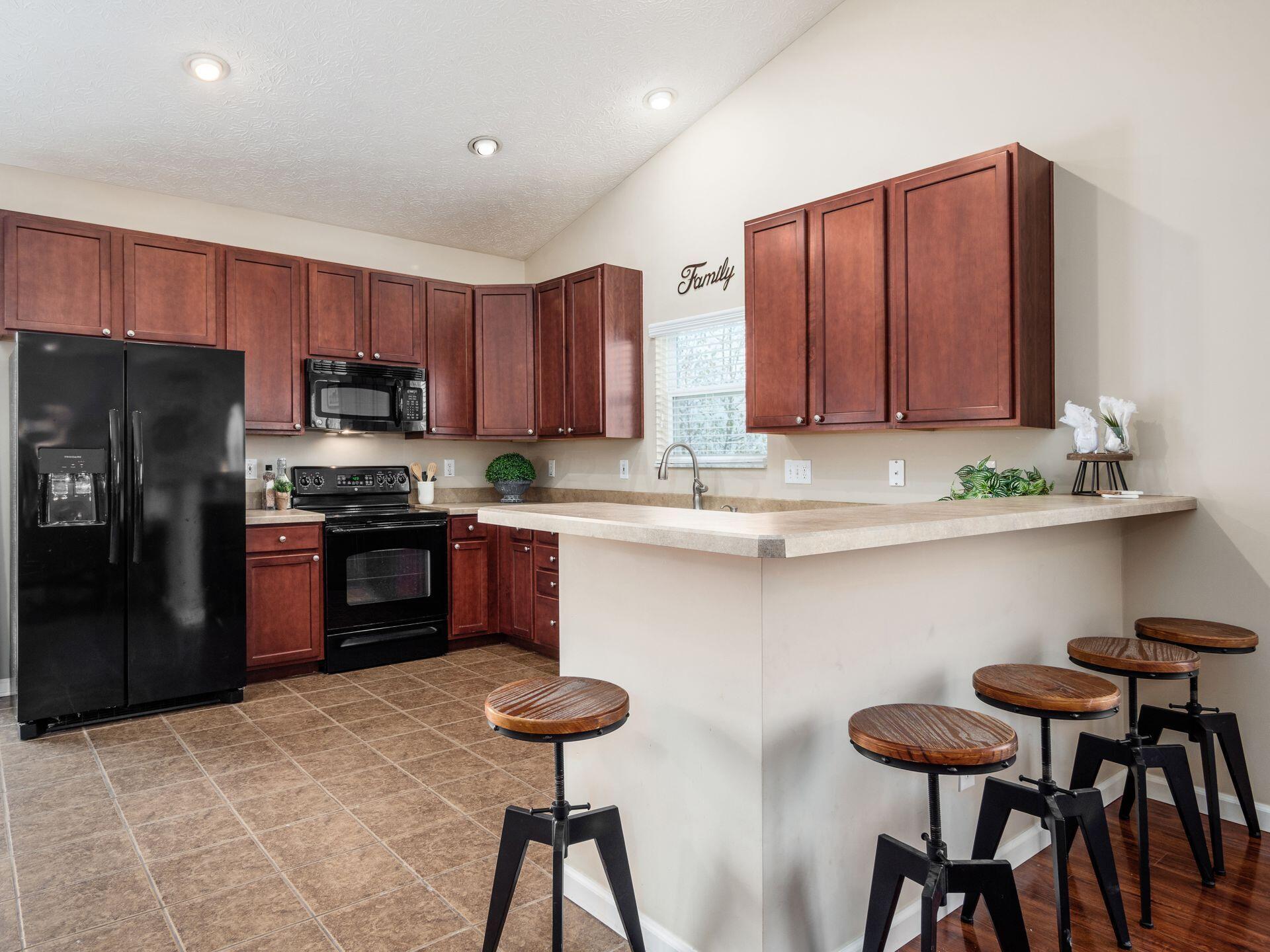 172 Stockard Loop Delaware, OH 43015 - Photo 15 of 45 Kitchen