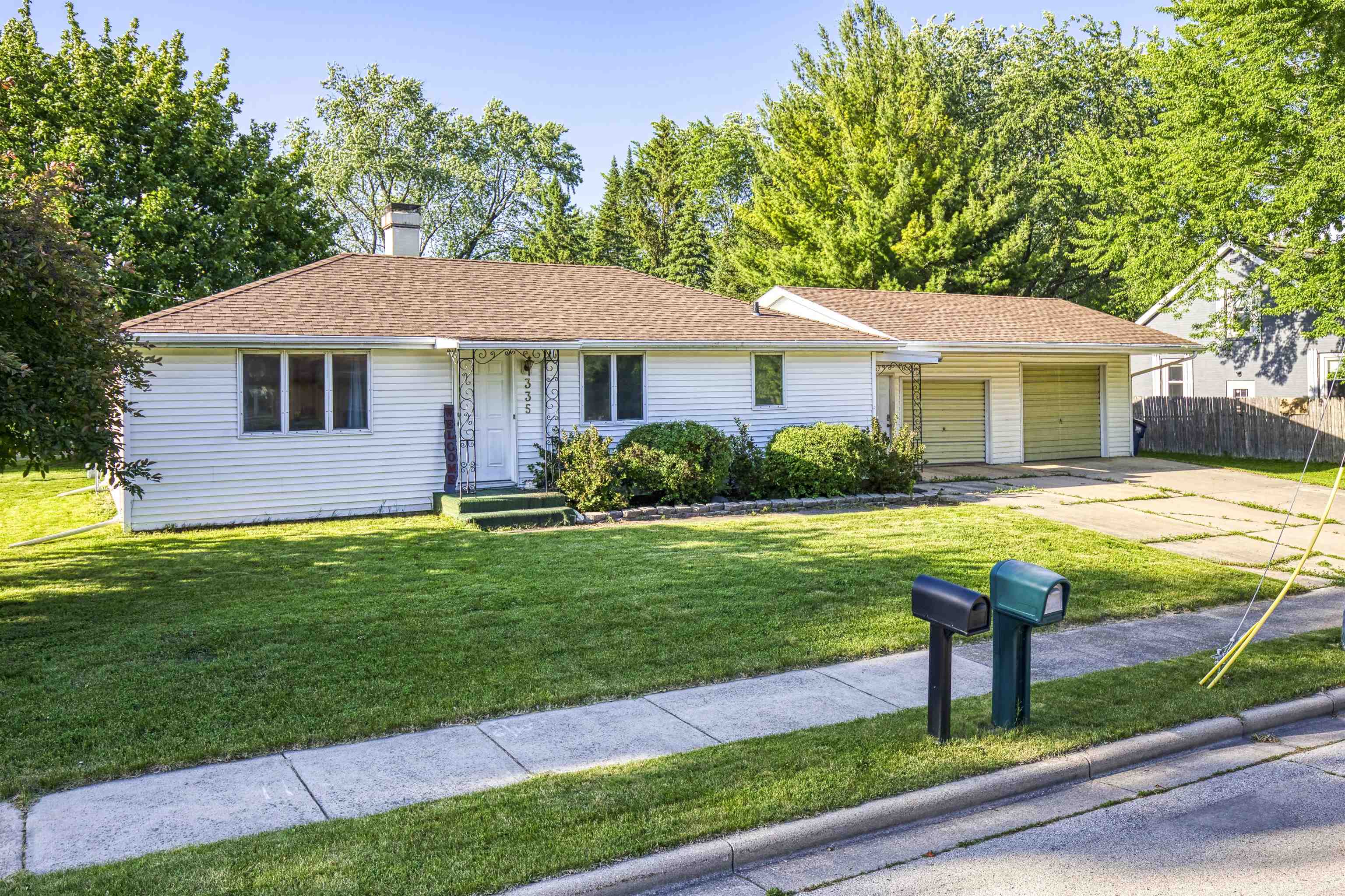 335 Front Street Pulaski, WI 54162 - Photo 39 of 40