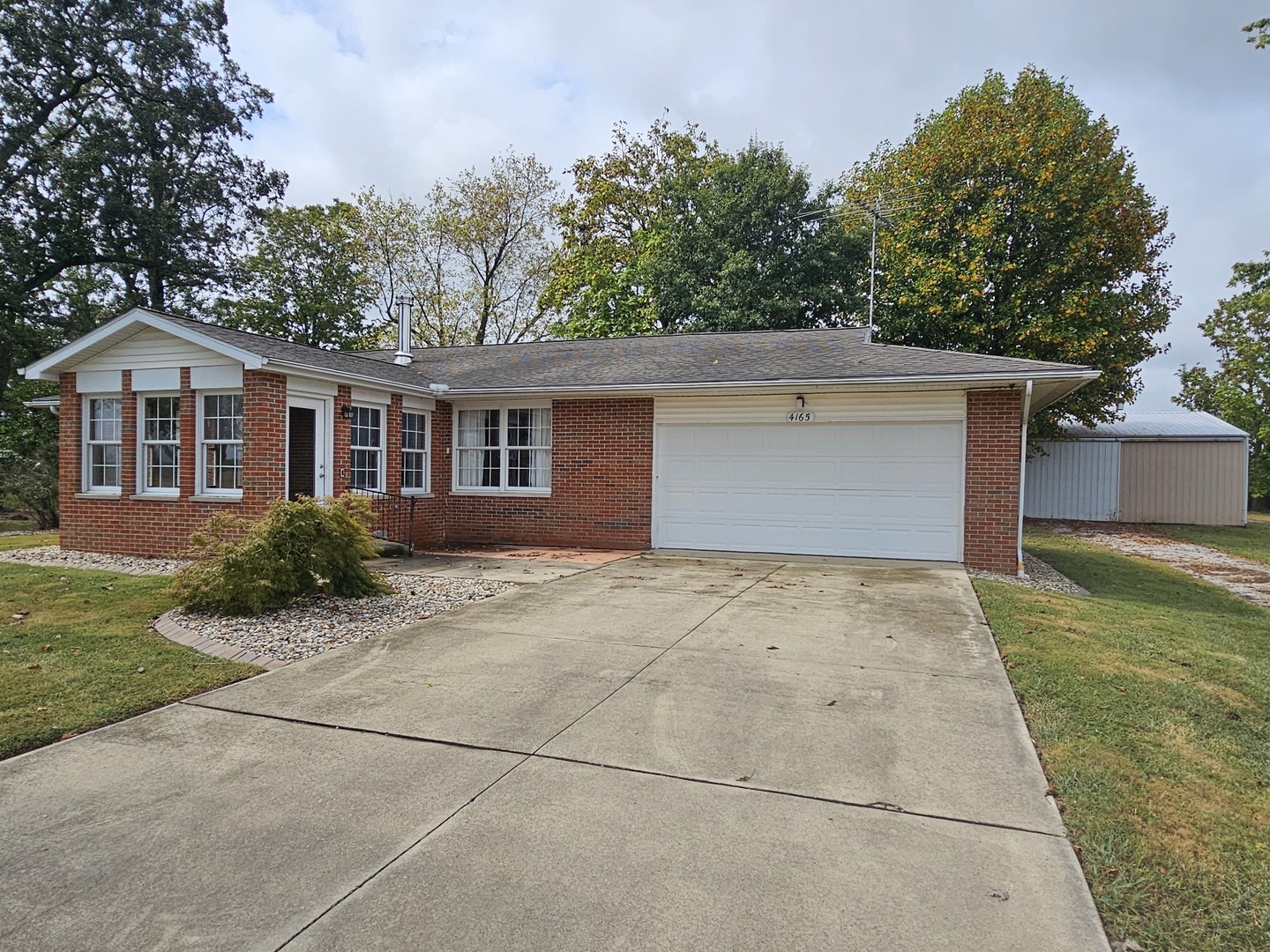 4165 Black Diamond Road Nashville, IL 62263 - Photo 2 of 31 Gallery Image 2