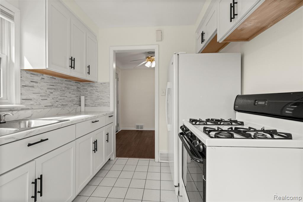 15705 Champaign Road Allen Park, MI 48101 - Photo 10 of 42