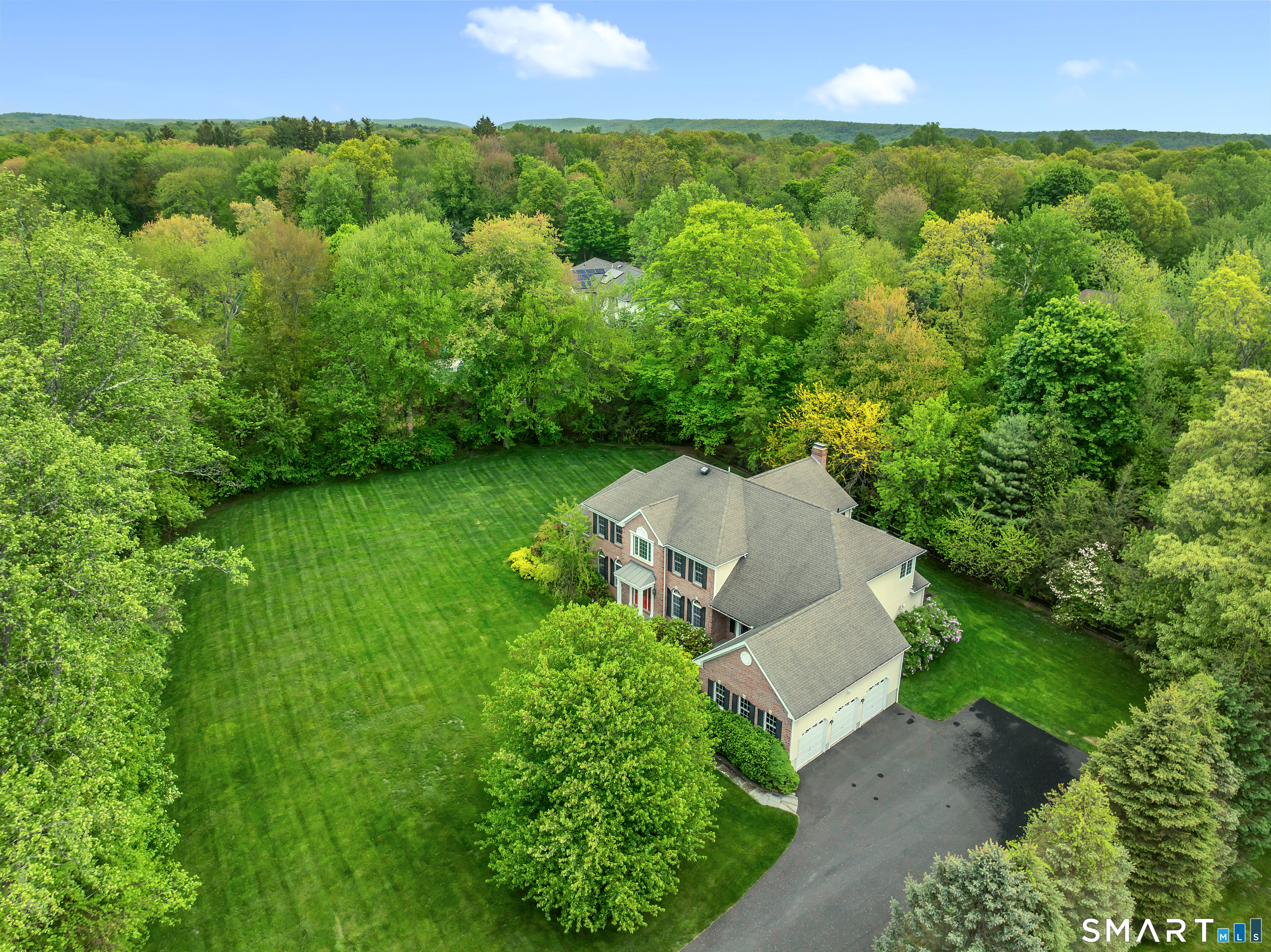 105 Beecher Road Woodbridge, CT 06525 - Photo 2 of 40