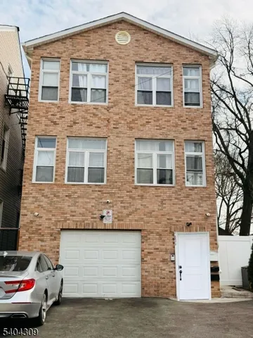 $2,850 | 671 East 22nd Street, Unit 2, Paterson, NJ 07504