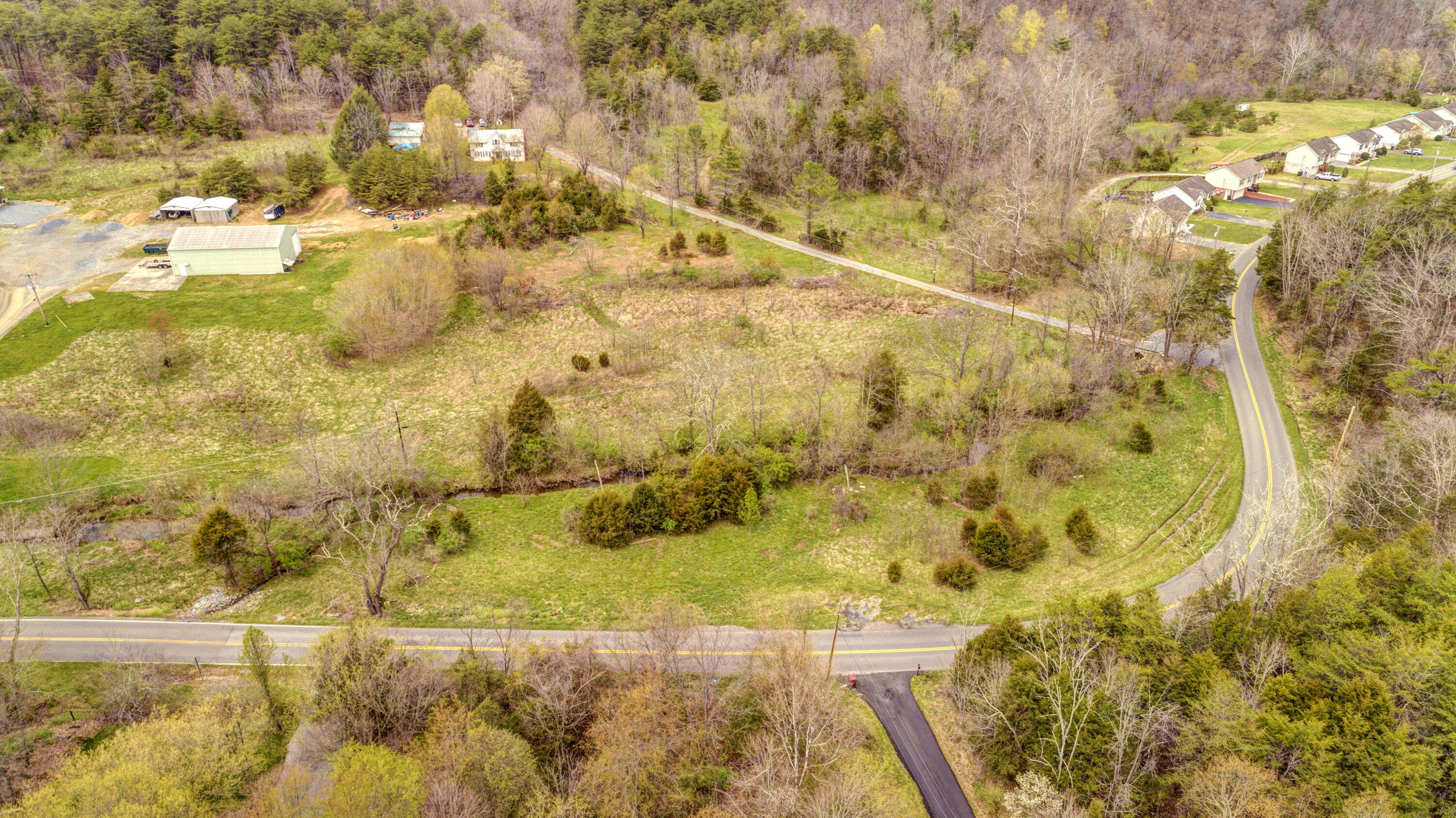 371 South Austin Springs Road, Unit 1 Johnson City, TN 37601 - Photo 2 of 19 37SAustinSprings1