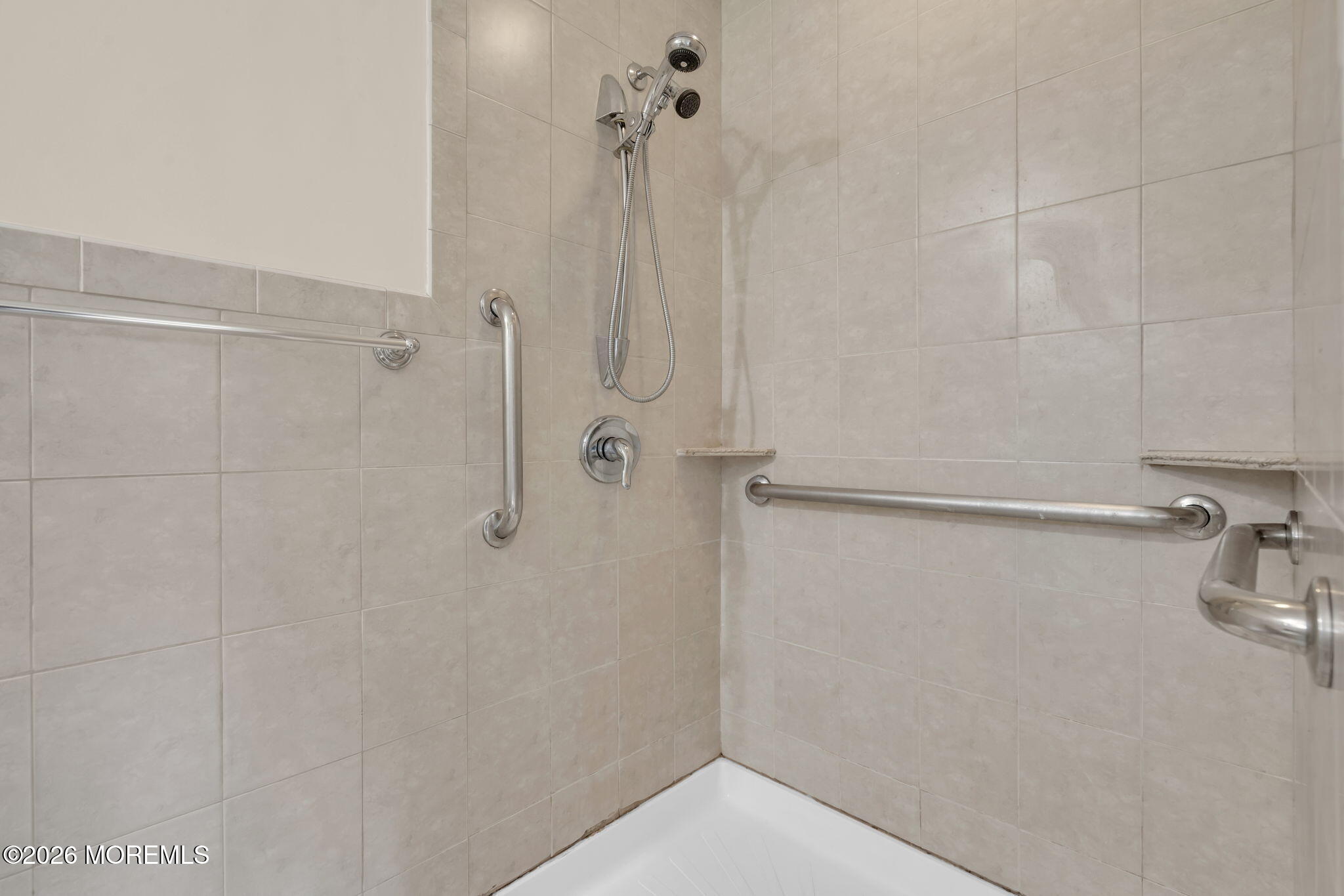 27 Wyckham Road Tinton Falls, NJ 07724 - Photo 20 of 46 34-web-or-mls-DSC00633