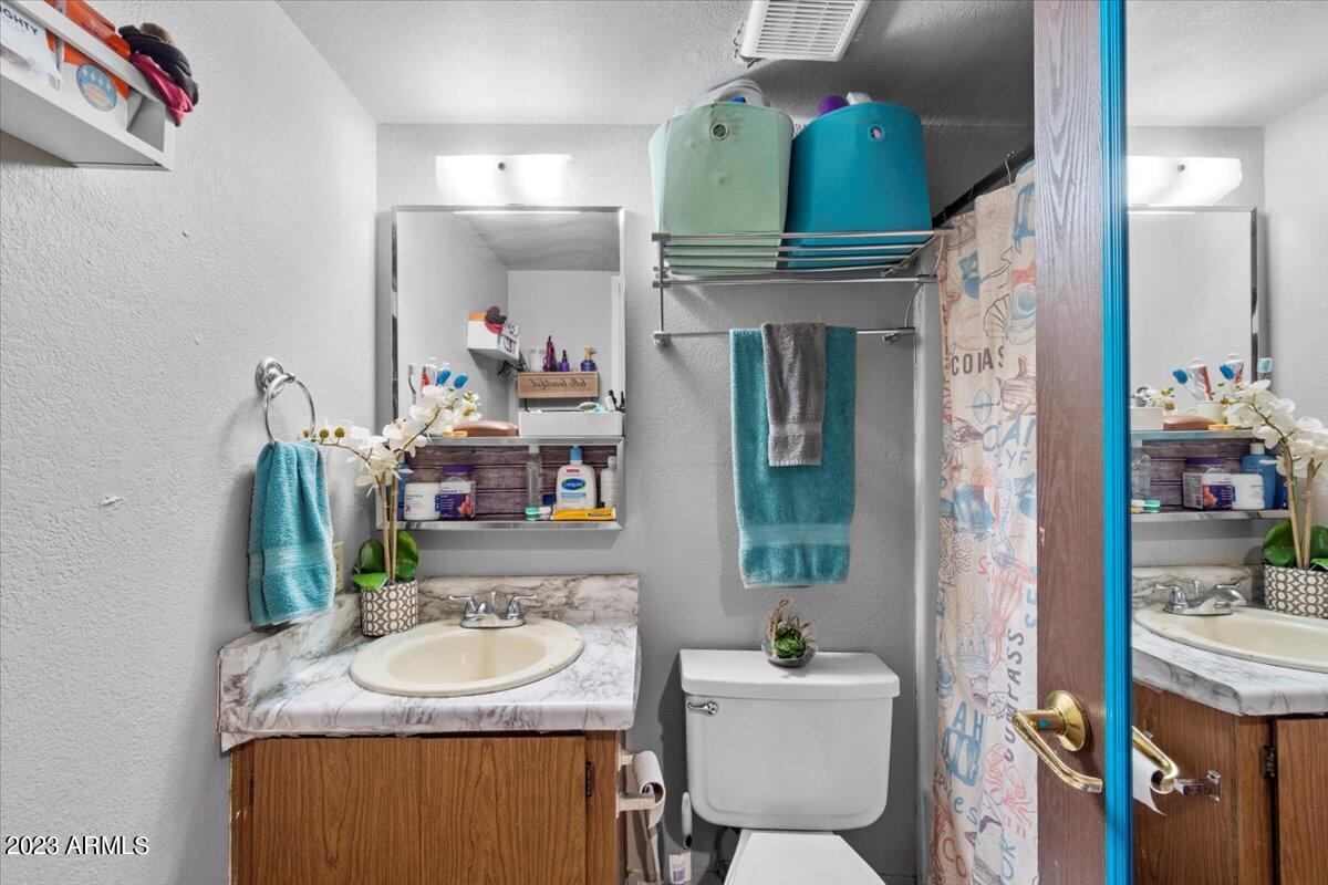 1200 South Riordan Ranch Street, Unit 96 Flagstaff, AZ 86001 - Photo 19 of 23 17-Bathroom