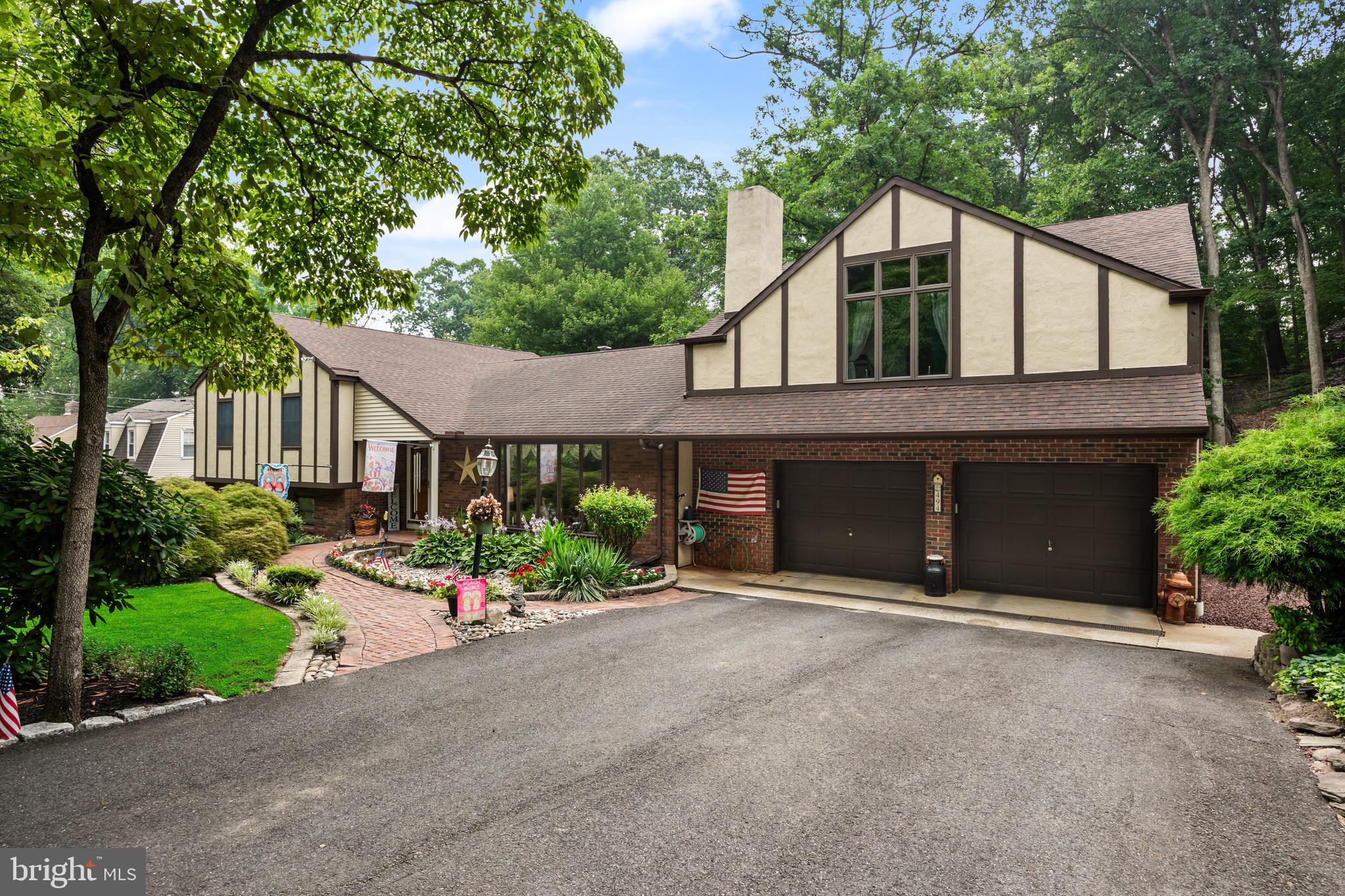 494 Arneys Mt Road Pemberton, NJ 08068 - Photo 2 of 47 front view of a house with a yard