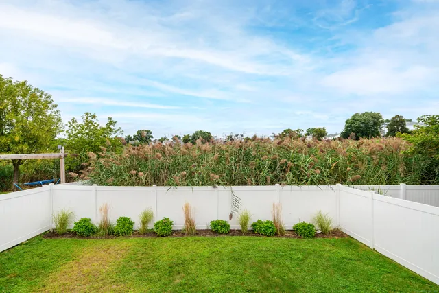 a view of an outdoor space
