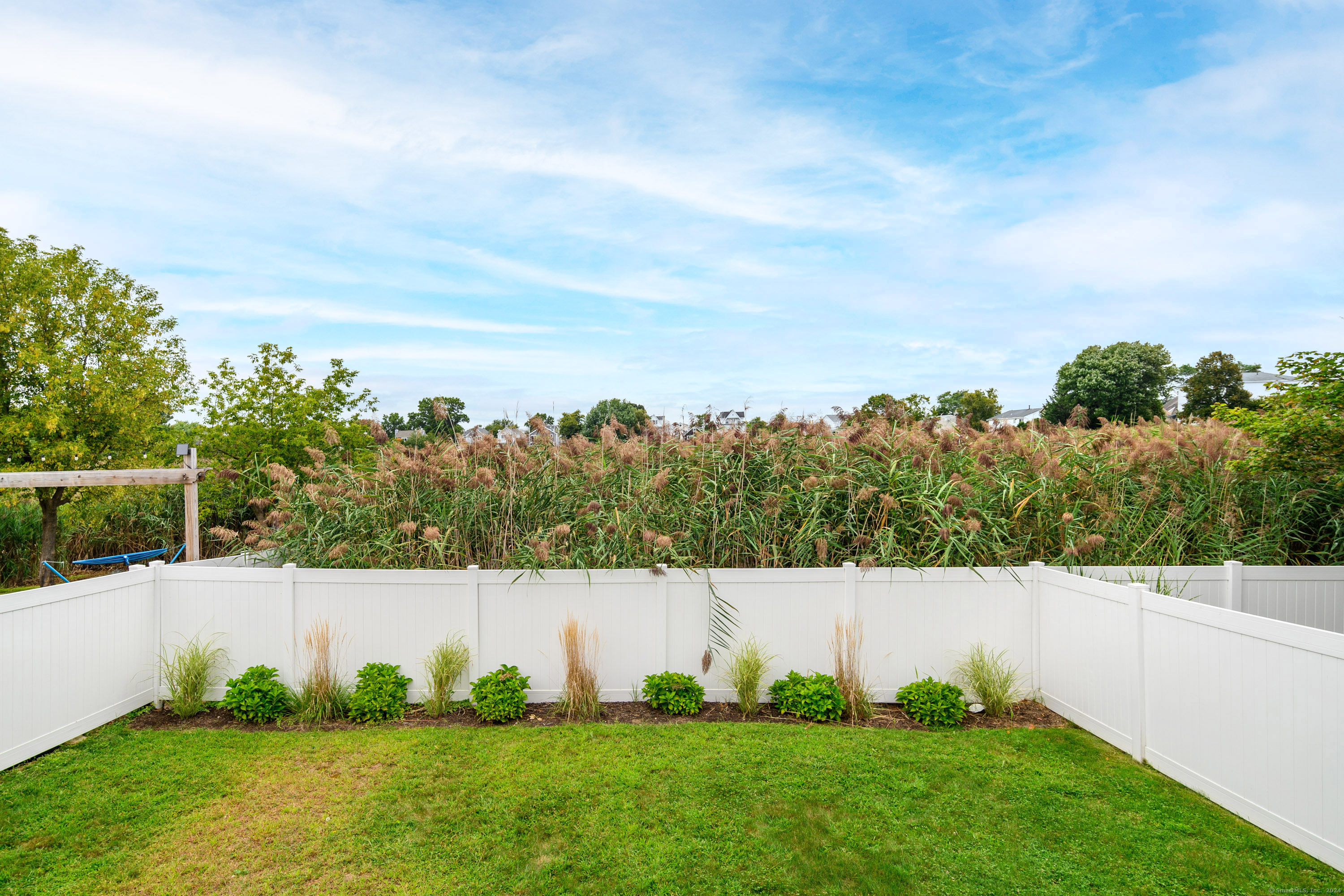 1033 Reef Road Fairfield, CT 06824 - Photo 27 of 32 a view of an outdoor space