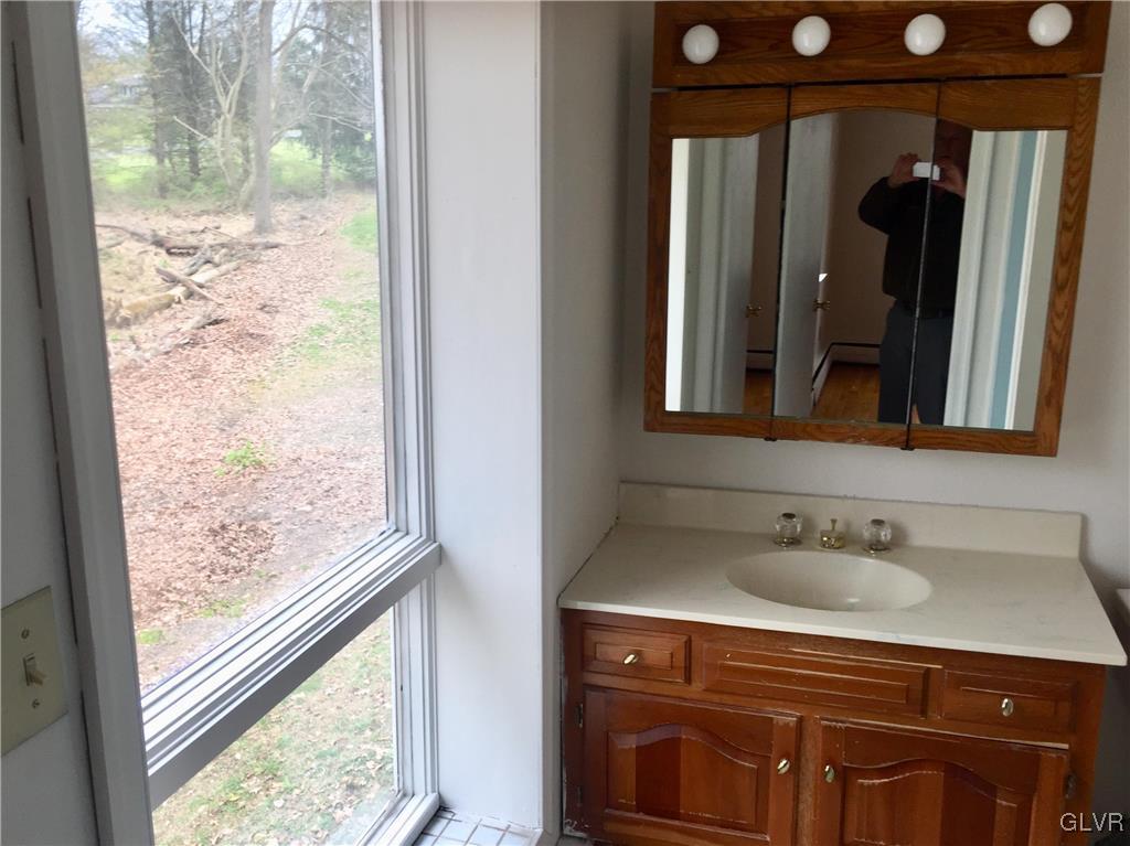 2818 Kuter Road Bath, PA 18014 - Photo 11 of 26 Gallery Image 11
