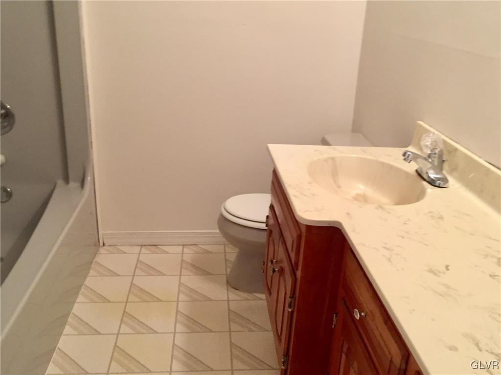 2818 Kuter Road Bath, PA 18014 - Photo 12 of 26 Gallery Image 12