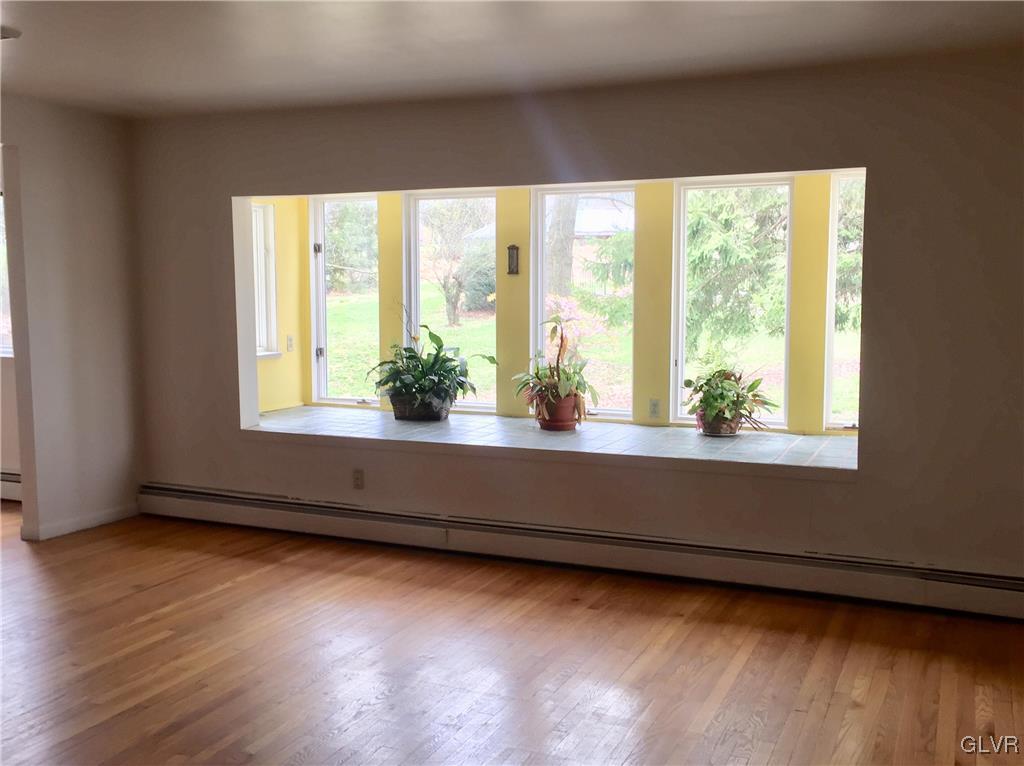 2818 Kuter Road Bath, PA 18014 - Photo 3 of 26 Gallery Image 3