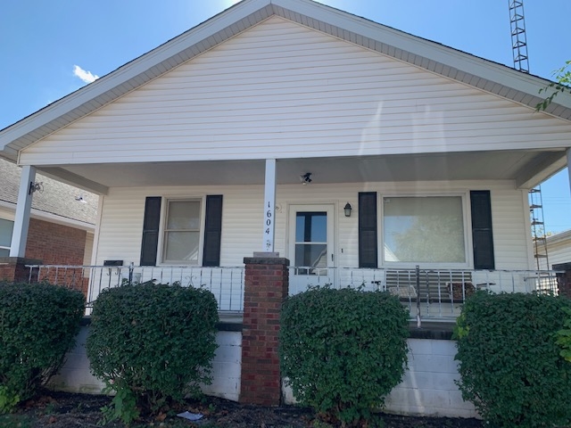 1604 East Keys Avenue Springfield, IL 62702 - Photo 1 of 25 Gallery Image 1