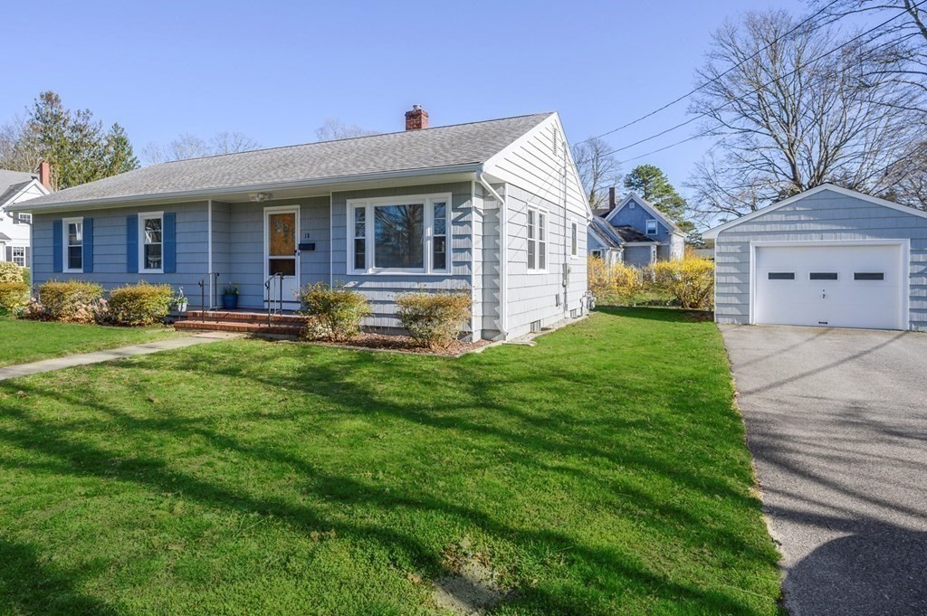 18 Everett Road Bourne, MA 02532 - Photo 2 of 26