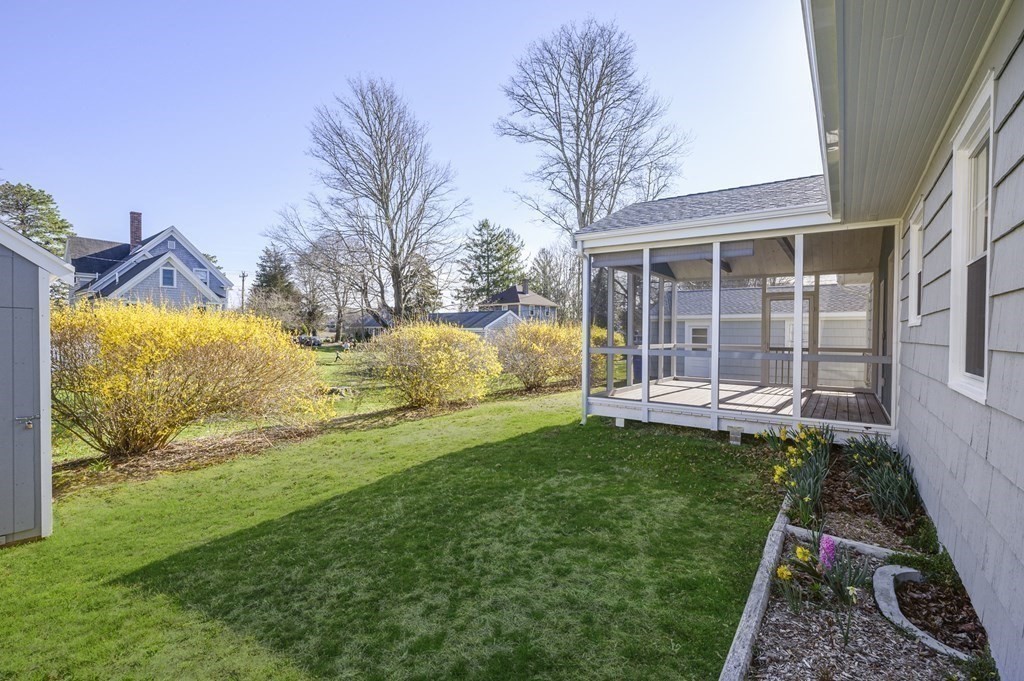 18 Everett Road Bourne, MA 02532 - Photo 3 of 26
