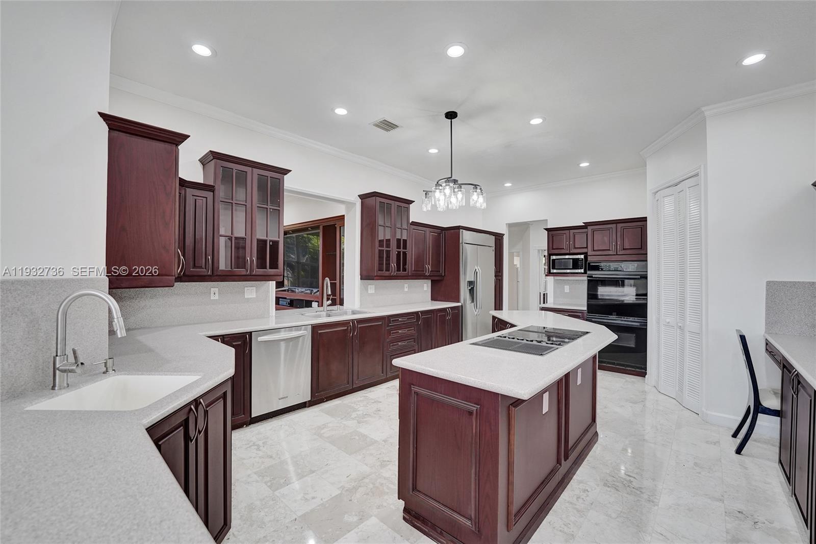 3855 Windmill Lakes Road Weston, FL 33332 - Photo 23 of 59