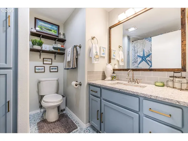 $719,999 | 56220 Southwest Lee Falls Road, Gaston, OR 97119