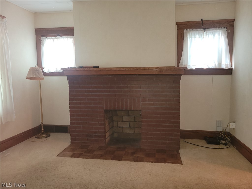 3953 Ardmore Road Cleveland Heights, OH 44121 - Photo 9 of 28 Decorative Fireplace adds warm and style to you living room