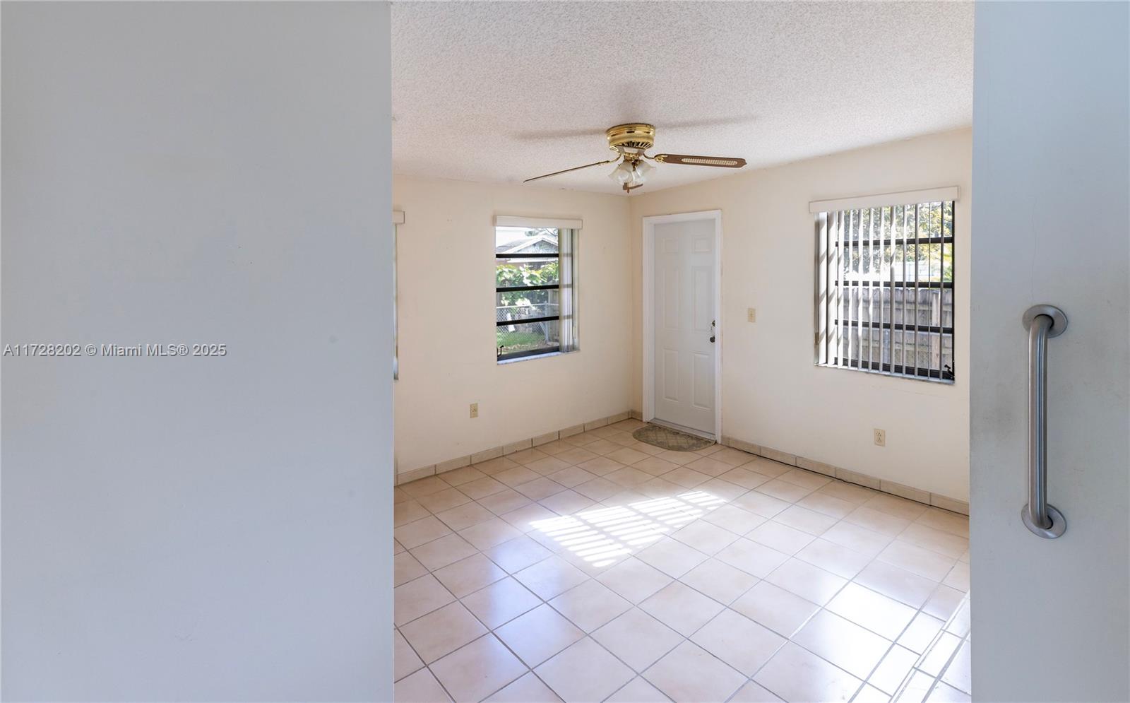 3915 Southwest 68th Avenue Miami, FL 33155 - Photo 18 of 31 Gallery Image 18