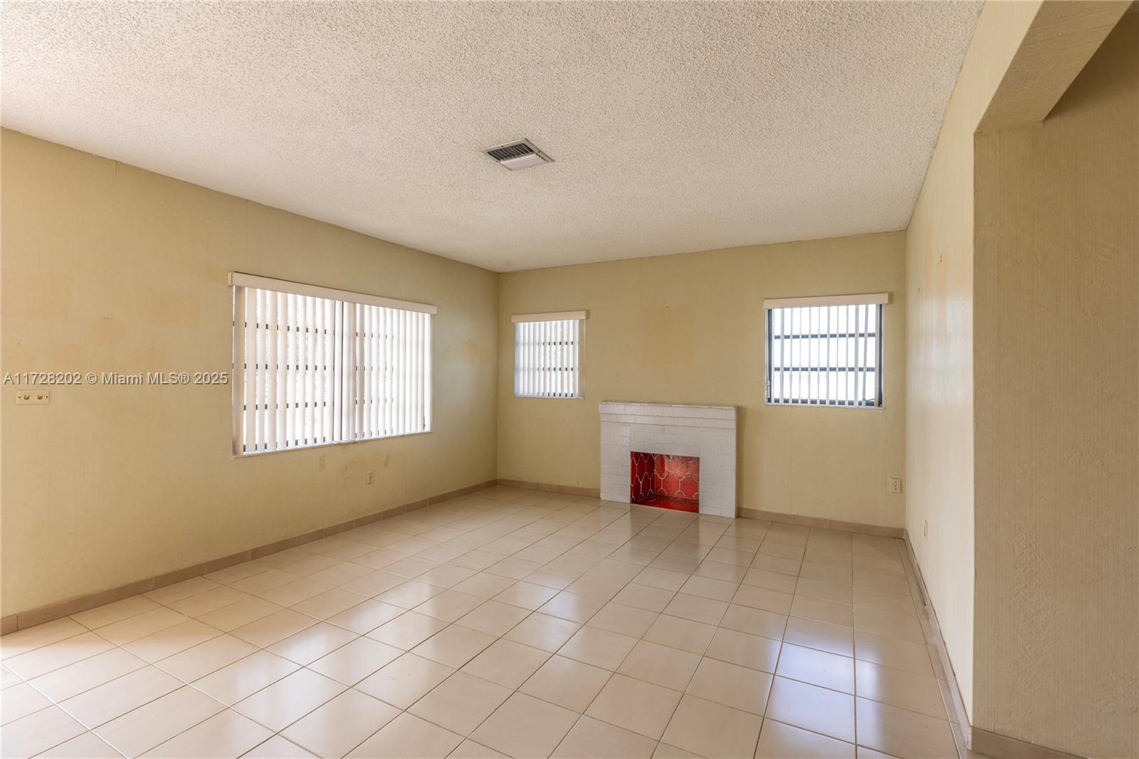 3915 Southwest 68th Avenue Miami, FL 33155 - Photo 3 of 31 Gallery Image 3