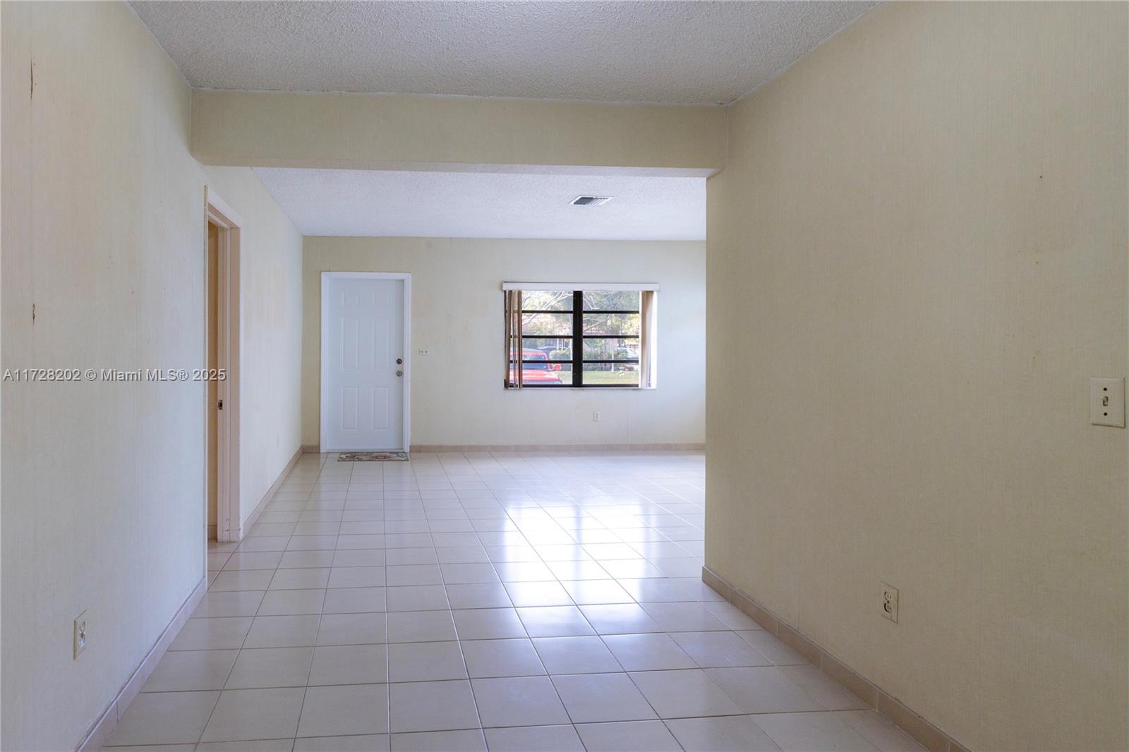 3915 Southwest 68th Avenue Miami, FL 33155 - Photo 6 of 31 Gallery Image 6