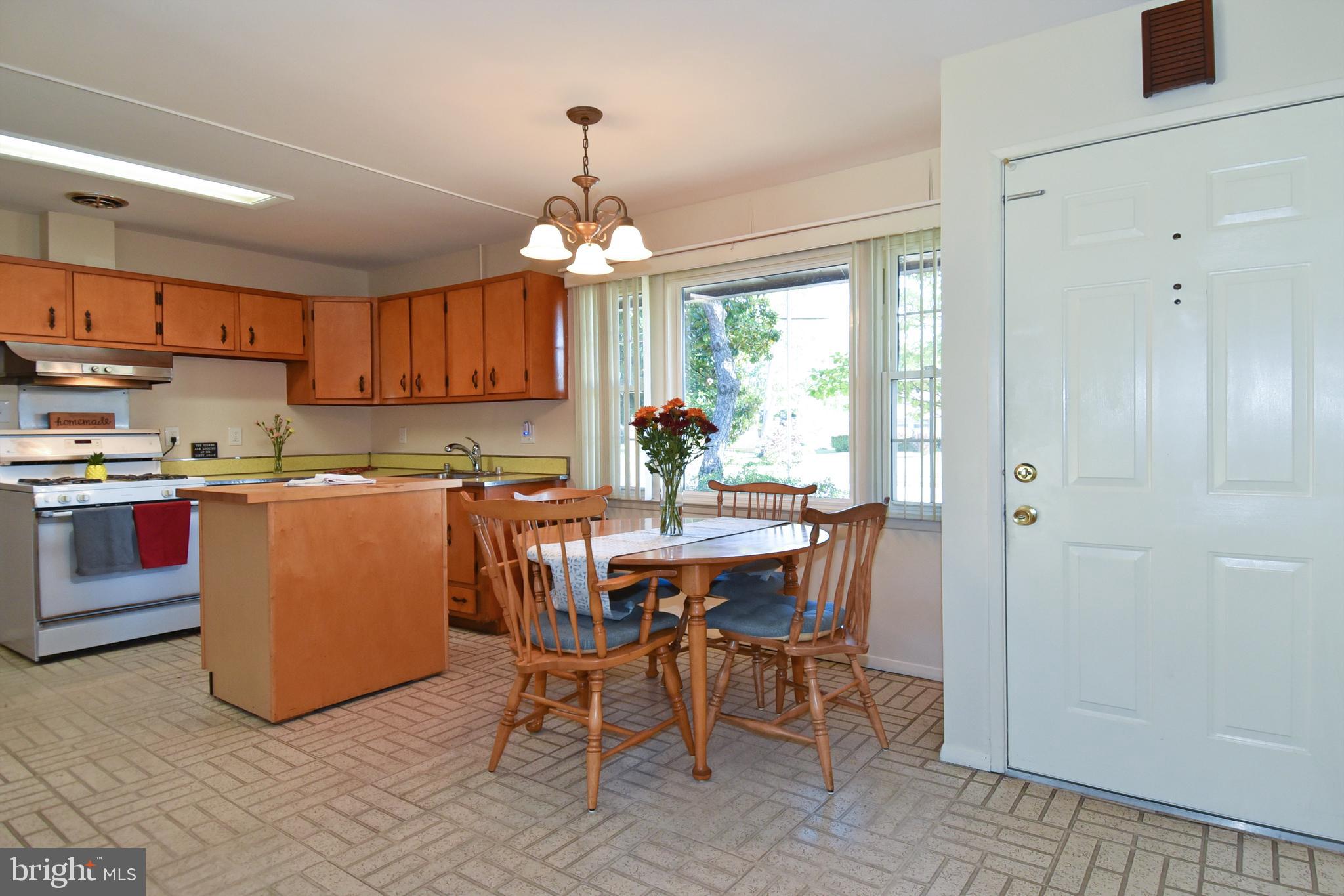 5228 Montgomery Street Springfield, VA 22151 - Photo 5 of 34 Gallery Image 5