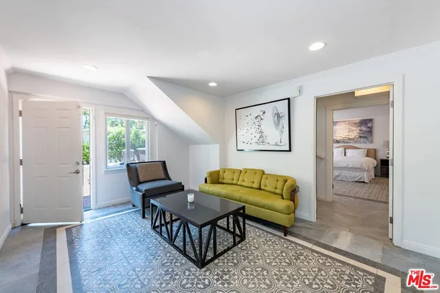 $12,900 | 905 Hartford Way, Beverly Hills, CA 90210