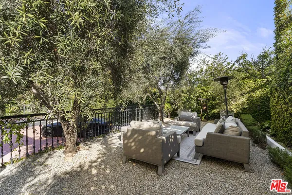 $12,900 | 905 Hartford Way, Beverly Hills, CA 90210