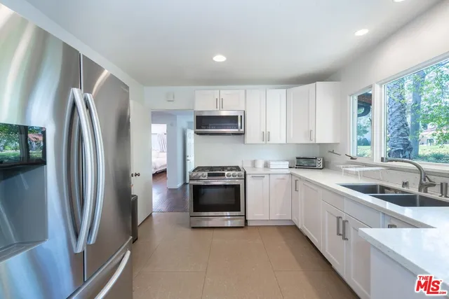 $12,900 | 905 Hartford Way, Beverly Hills, CA 90210