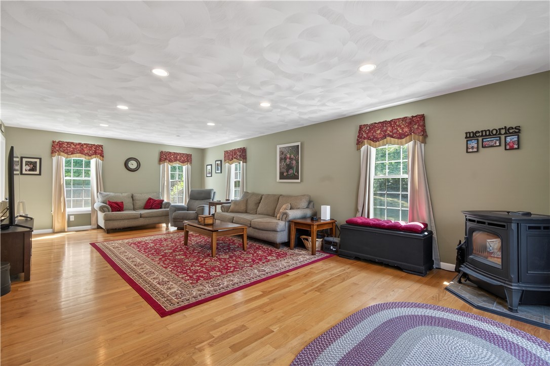 245 Jackson Schoolhouse Road Burrillville, RI 02859 - Photo 19 of 37