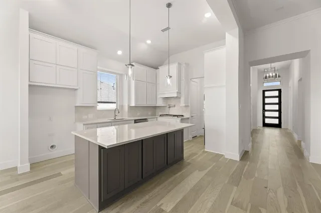 $607,393 | 621 South Hidden Lks Drive, DeSoto, TX 75115