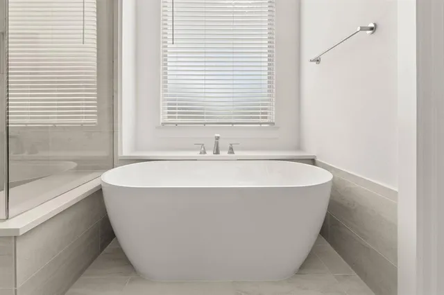 $607,393 | 621 South Hidden Lks Drive, DeSoto, TX 75115