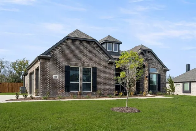 $607,393 | 621 South Hidden Lks Drive, DeSoto, TX 75115