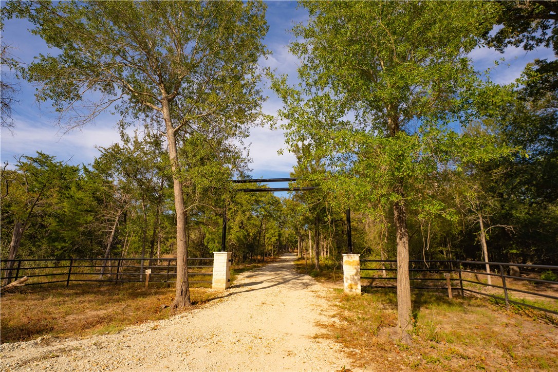 12504 Red Hill Road Hearne, TX 77859 - Photo 5 of 13 Gallery Image 5